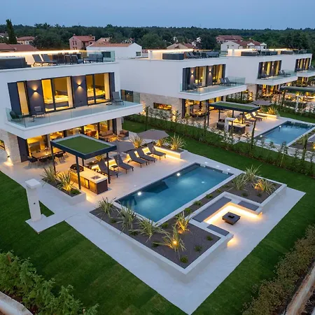 Villas Parenzo Porec Exterior photo